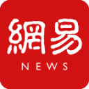 传统足彩与赛事奖杯意象图